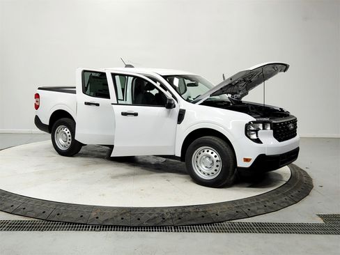 New 2026 Ford Maverick XL image 9