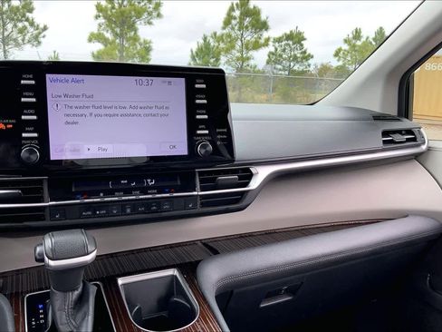 Used 2023 Toyota Sienna XLE image 34