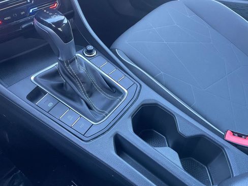 Used 2025 Volkswagen Jetta Sport image 39