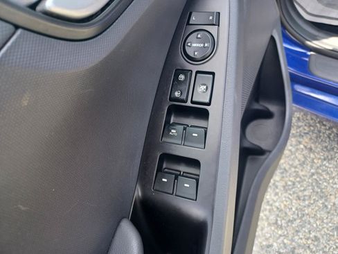 Used 2019 Hyundai Ioniq Plug-In Hybrid FWD image 16