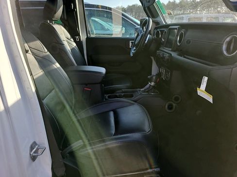 Used 2023 Jeep Wrangler Unlimited Sahara w/ Cold Weather Group AWD/4WD image 11