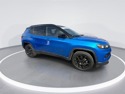 Used 2022 Jeep Compass Altitude image 2