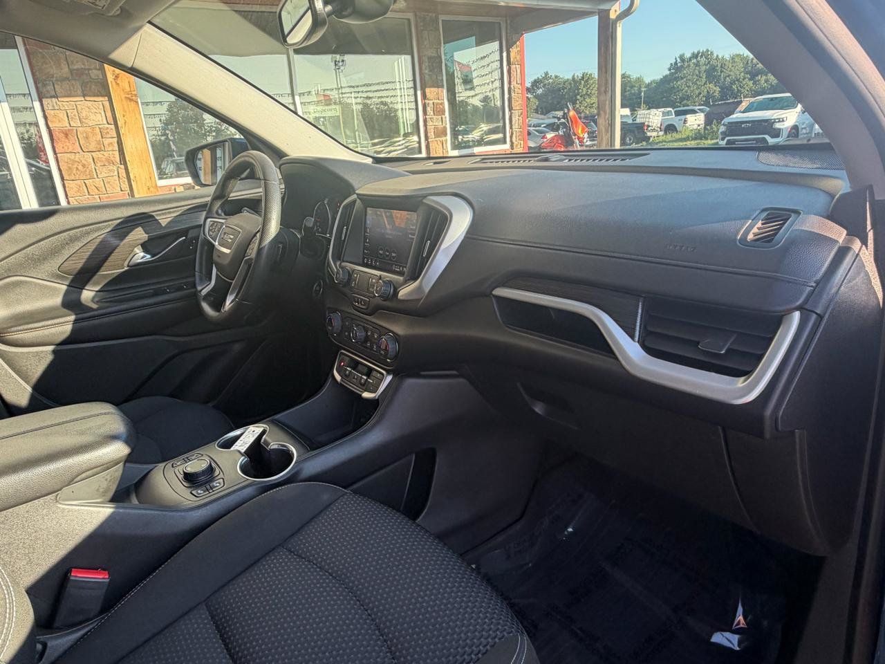 Used 2022 GMC Terrain SLE w/ Driver Convenience Package AWD/4WD image 22