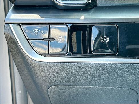 Used 2024 Kia Sportage EX image 10