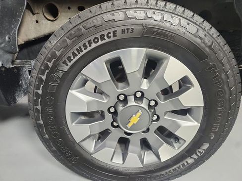 Used 2025 Chevrolet Silverado 2500 Custom w/ Custom Value Package AWD/4WD image 5
