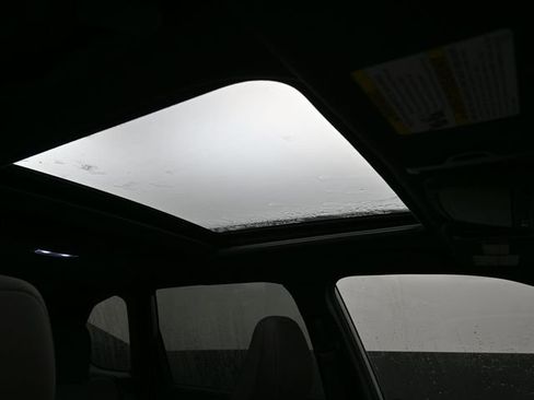 Used 2025 Subaru Forester Premium image 10