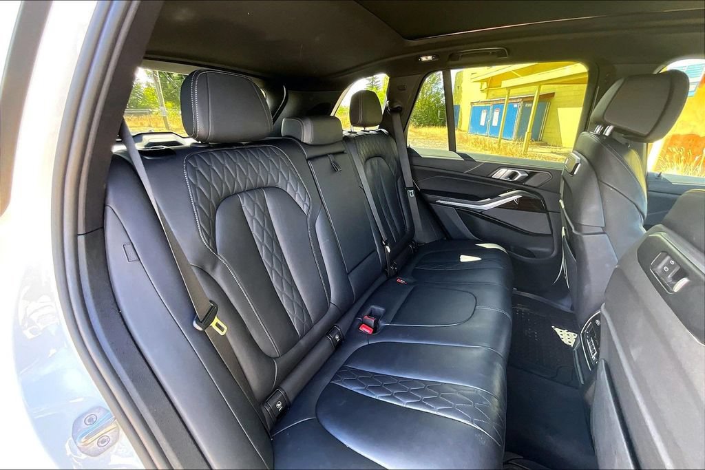 Used 2025 BMW X5 xDrive50e AWD/4WD image 20