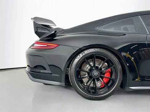 Certified 2019 Porsche 911 GT3 image 13