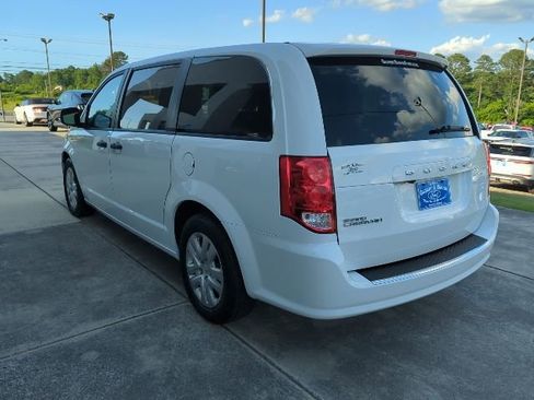 Used 2020 Dodge Grand Caravan SE FWD image 5