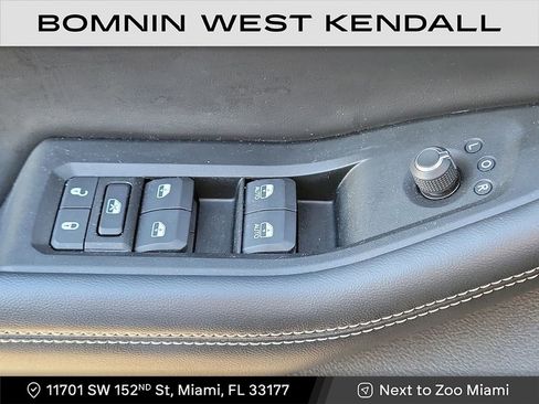 Used 2023 Jeep Grand Cherokee Limited image 28