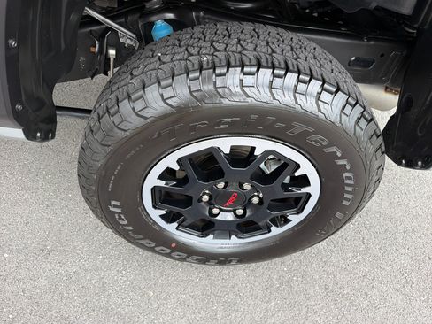 Used 2025 Toyota Tacoma TRD Off-Road AWD/4WD image 12