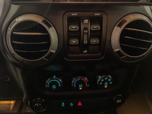 Used 2015 Jeep Wrangler Unlimited Sport w/ Quick Order Package 24S image 19