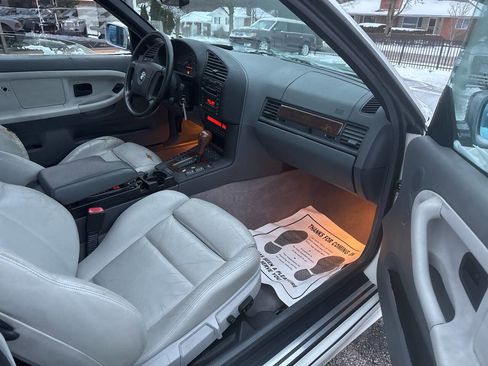 Used 1998 BMW 328i Convertible image 7