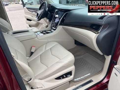 Used 2020 Cadillac Escalade Luxury image 16