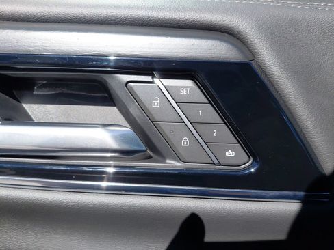 Used 2025 GMC Yukon Denali AWD/4WD image 16