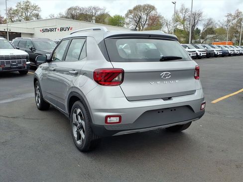 Certified 2024 Hyundai Venue SEL FWD image 7