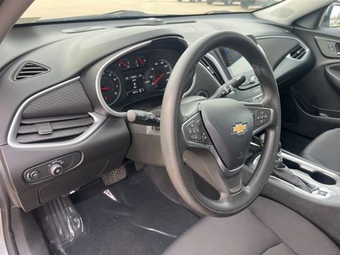 Used 2024 Chevrolet Malibu LT image 15