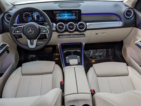 Used 2022 Mercedes-Benz GLB 250 image 17