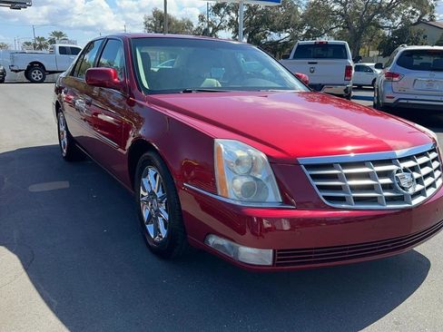 Used 2011 Cadillac DTS Luxury image 3