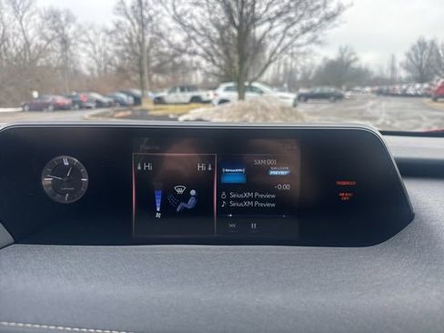 Used 2020 Lexus UX 200 w/ Premium Package image 23