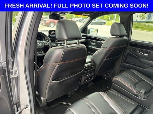 Used 2025 Honda Pilot TrailSport image 25
