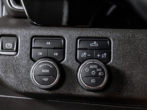 Used 2025 Chevrolet Silverado 2500 LT AWD/4WD image 25