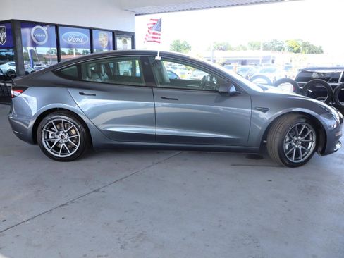Used 2023 Tesla Model 3 Standard Range RWD image 6
