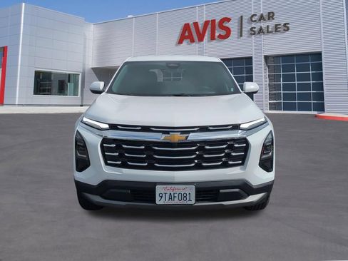 Used 2025 Chevrolet Equinox LT AWD/4WD image 2