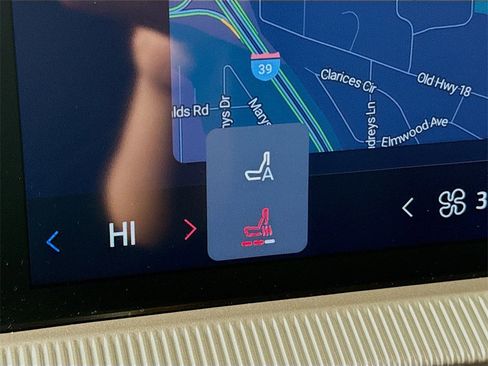 Used 2025 Ford Explorer Active image 22