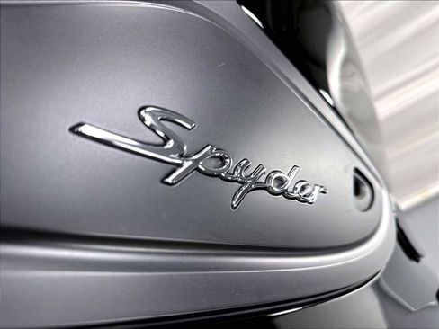 Used 2021 Porsche 718 Boxster Spyder RWD image 35