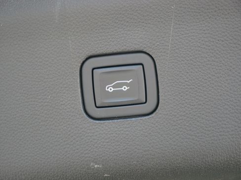 Used 2023 Buick Enclave Essence w/ Experience Buick Package image 15