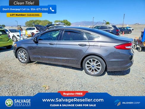 Used 2017 Ford Fusion SE w/ Fusion SE Technology Package FWD image 3