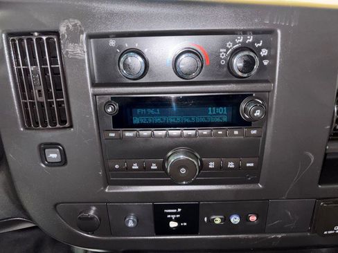 Used 2019 Chevrolet Express 3500 w/ Power Convenience Package RWD image 16
