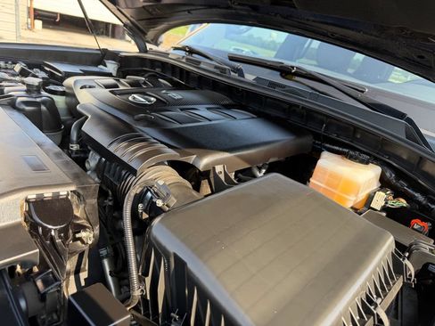 Used 2020 Nissan Armada Platinum w/ Platinum Reserve Package RWD image 15