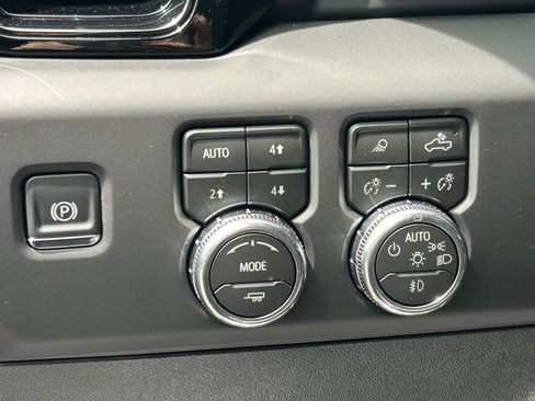 New 2026 GMC Sierra 2500 AT4X AWD/4WD image 17