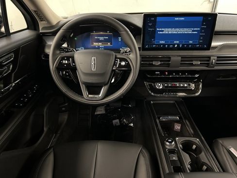 New 2026 Lincoln Corsair Premiere image 8