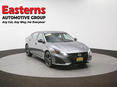 Used 2023 Nissan Altima 2.5 SR FWD image 49