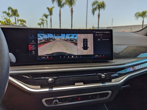 Used 2024 BMW X5 M60i w/ Climate Comfort Package image 26