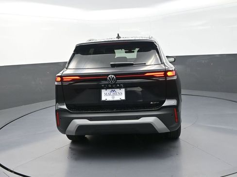 New 2026 Volkswagen Tiguan S AWD/4WD image 9