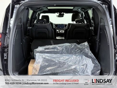 New 2026 Chrysler Pacifica Limited w/ S Appearance Package image 4