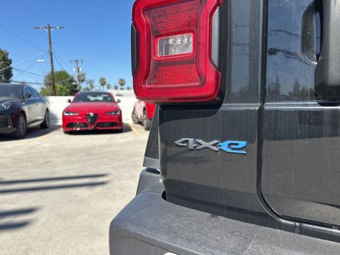 Used 2023 Jeep Wrangler Unlimited Rubicon 4xe image 6