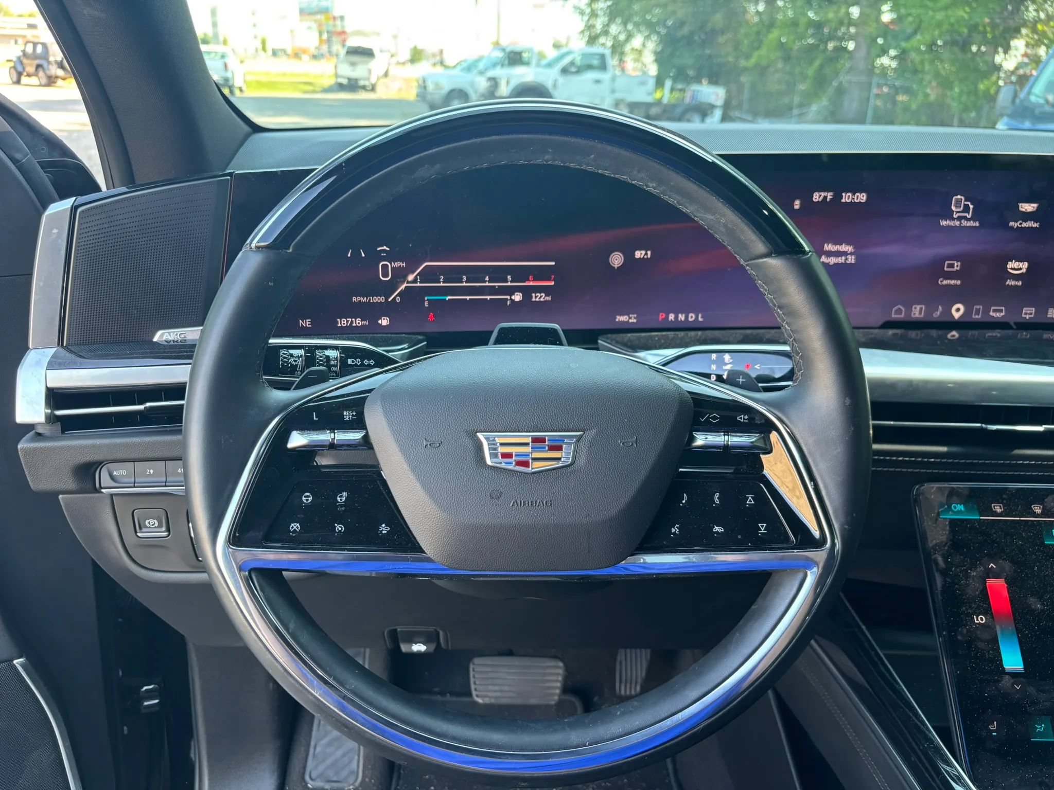 Used 2025 Cadillac Escalade ESV Sport AWD/4WD image 27