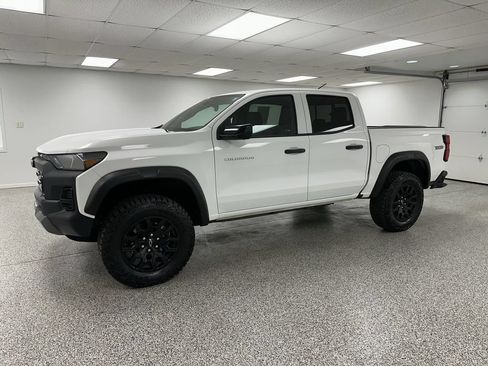 Used 2024 Chevrolet Colorado Trail Boss w/ Technology Package AWD/4WD image 4