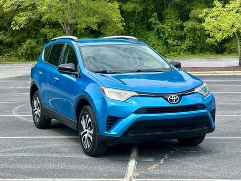 Used 2016 Toyota RAV4 LE FWD image 11