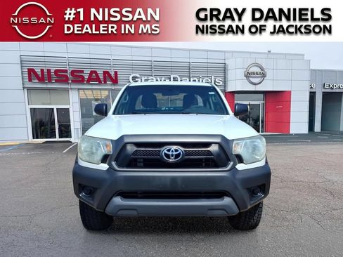 Used 2012 Toyota Tacoma PreRunner RWD image 2