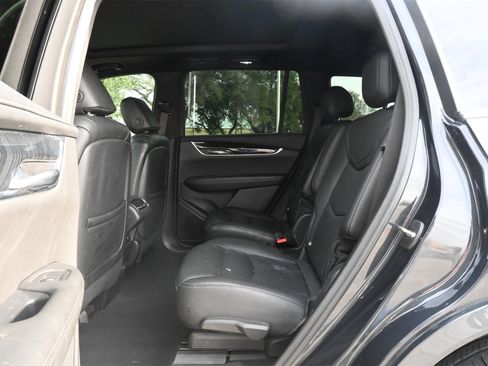 Used 2022 Cadillac XT6 Premium Luxury image 19