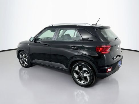 Certified 2026 Hyundai Venue SEL FWD image 5