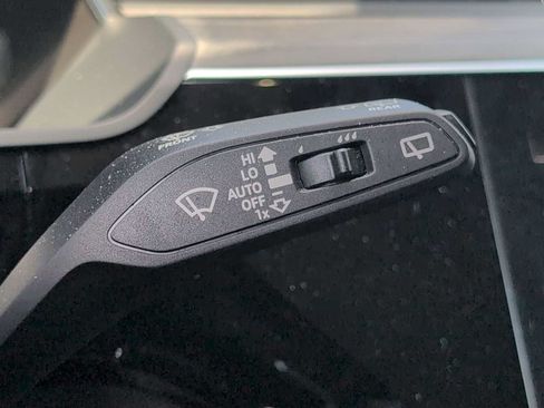 Used 2022 Audi e-tron Premium w/ Convenience Plus Package AWD/4WD image 25