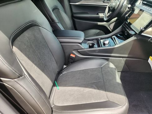 New 2026 Jeep Grand Cherokee Altitude RWD image 9