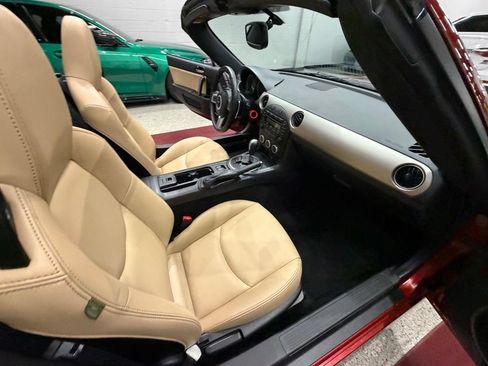 Used 2010 MAZDA MX-5 Miata Grand Touring w/ Premium Pkg RWD image 35